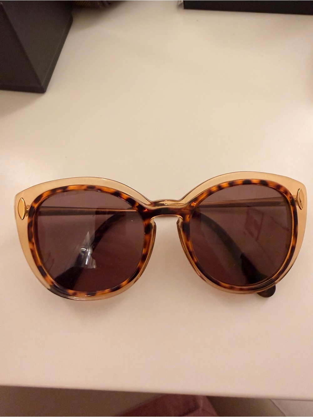 Louis Vuitton authentic Women’s Sunglasses - Brown Lenses